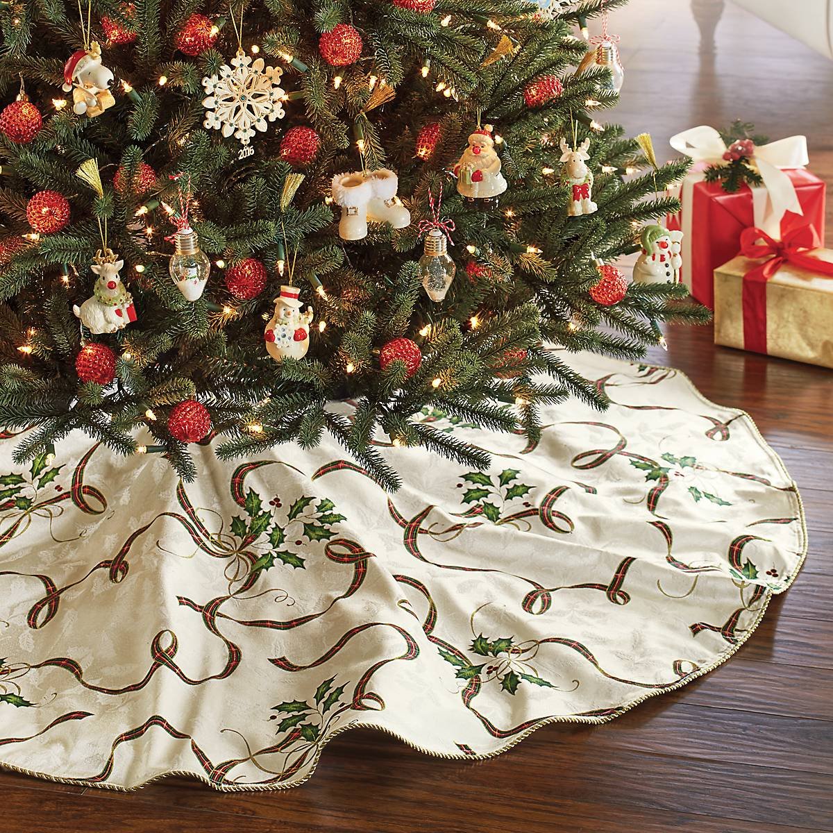 Holiday Nouveau Tree Skirt - Image 2