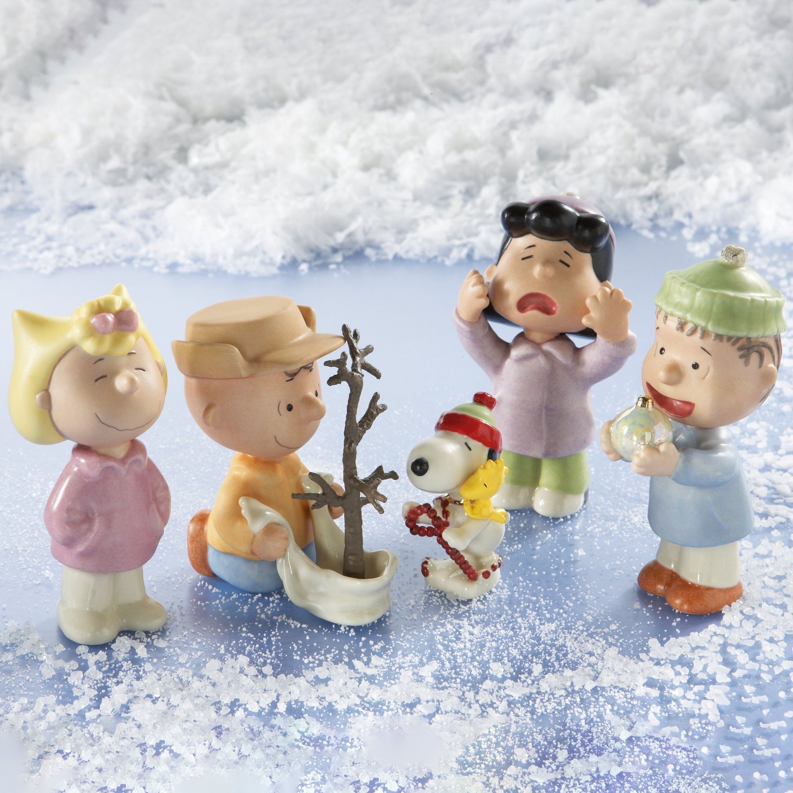 Peanuts 5-Piece "A Charlie Brown Christmas" Figurine Set - Image 4