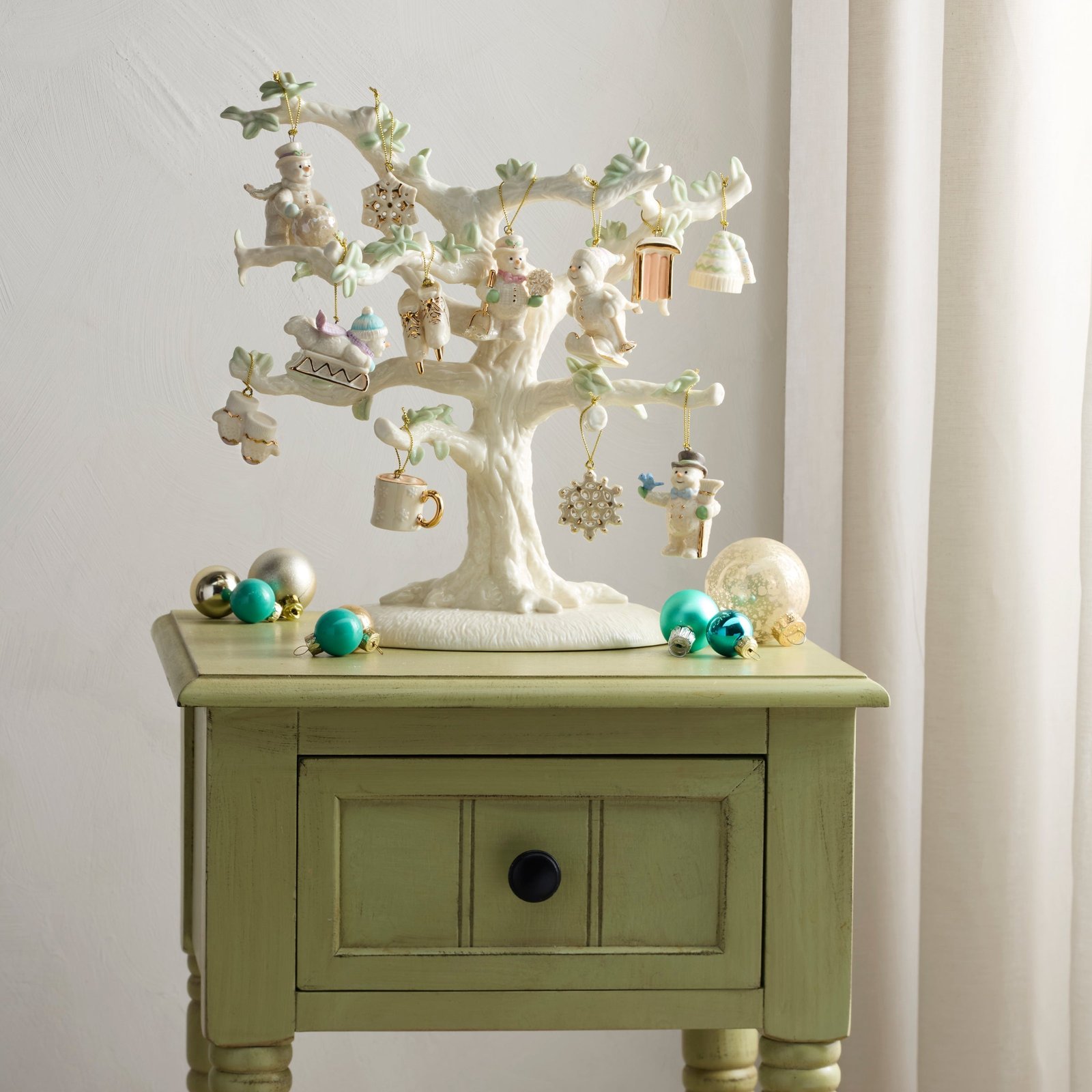 Snow Pals 12-Piece Ornament Set - Image 3