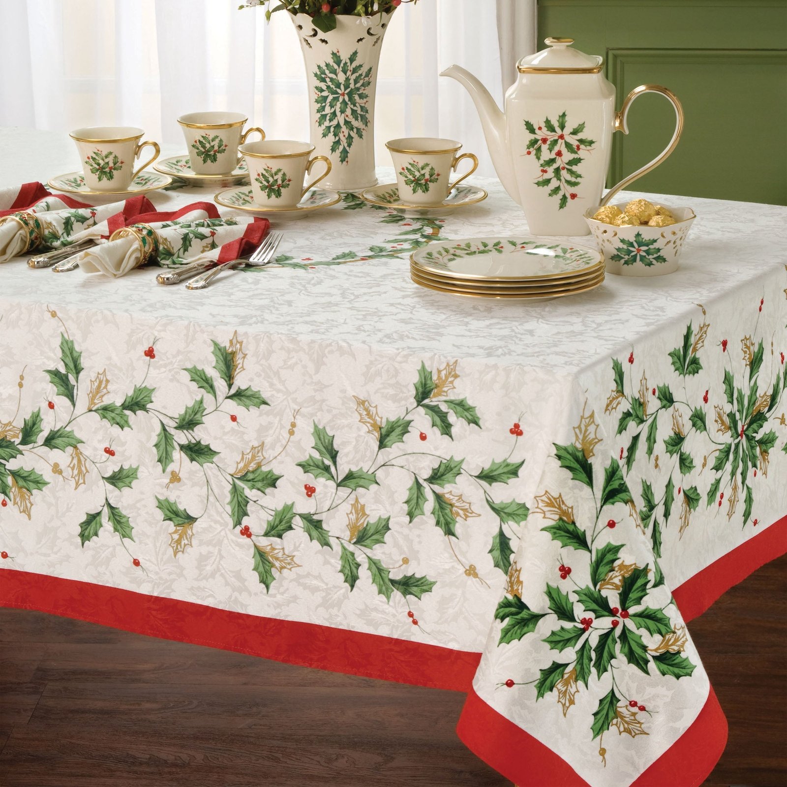 Holiday 60" x 84" Tablecloth